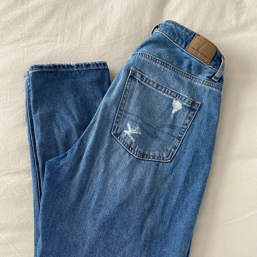 AE ripped mom jeans - Picture 1 of 3